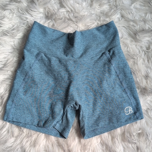 Bombshell Sportswear V Back Scrunch Butt Shorts Size Medium - Picture 1 of 7